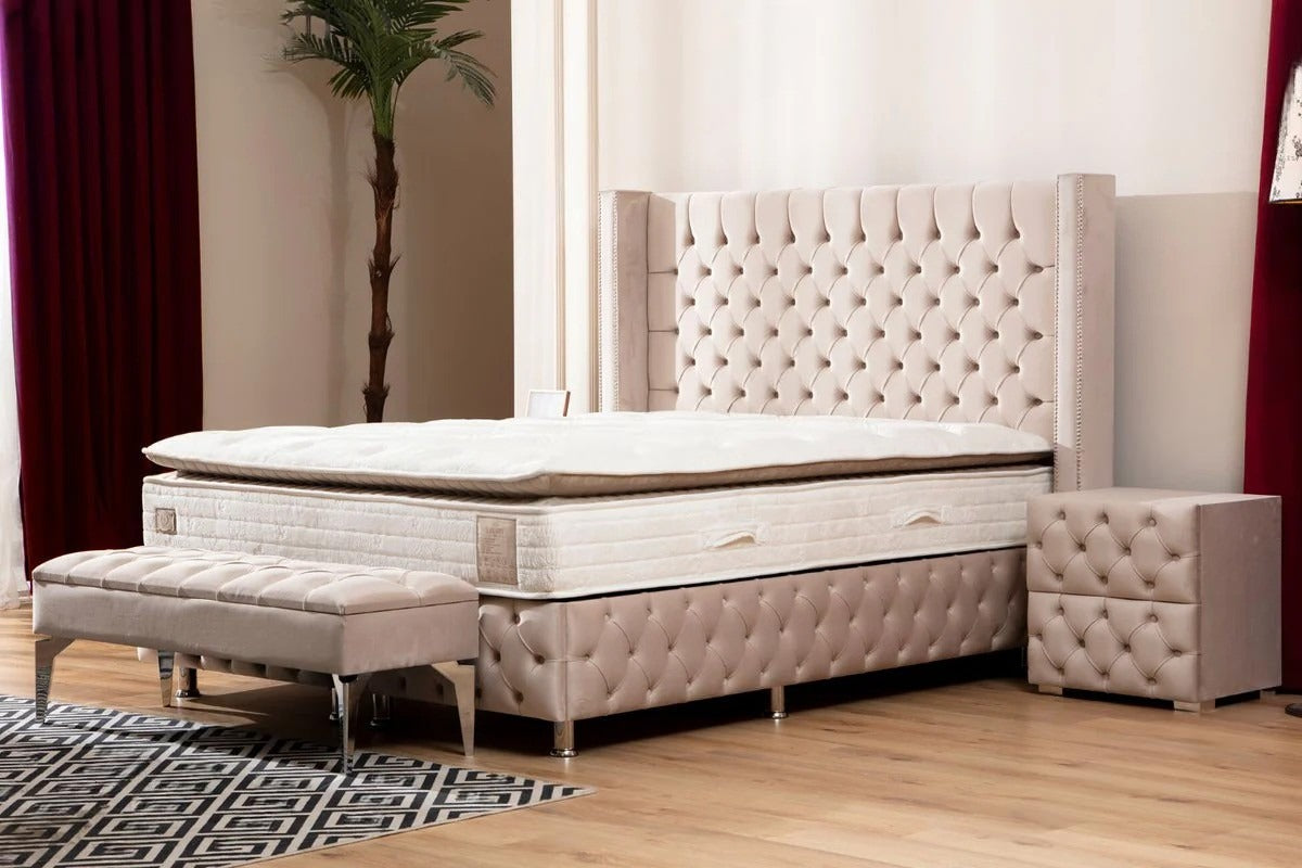 Lit coffre clouté velours